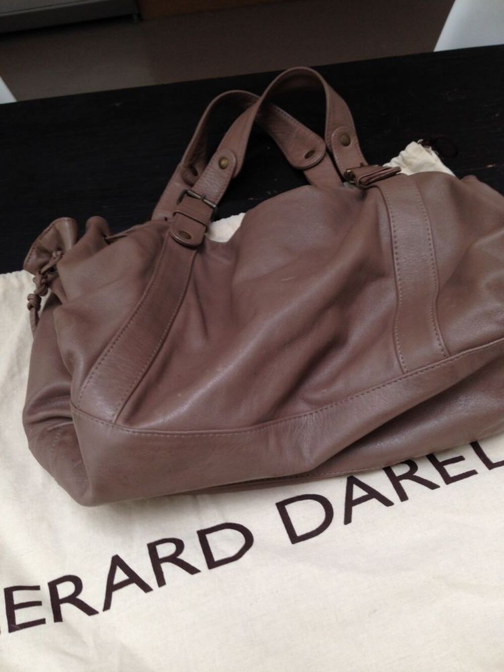 sac cuir quasi neuf Gerard Darel Maroquinerie