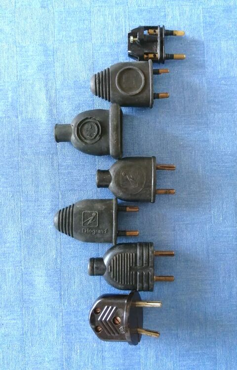 Lot de 6 prises électriques anciennes en caoutchouc Puteaux (92)