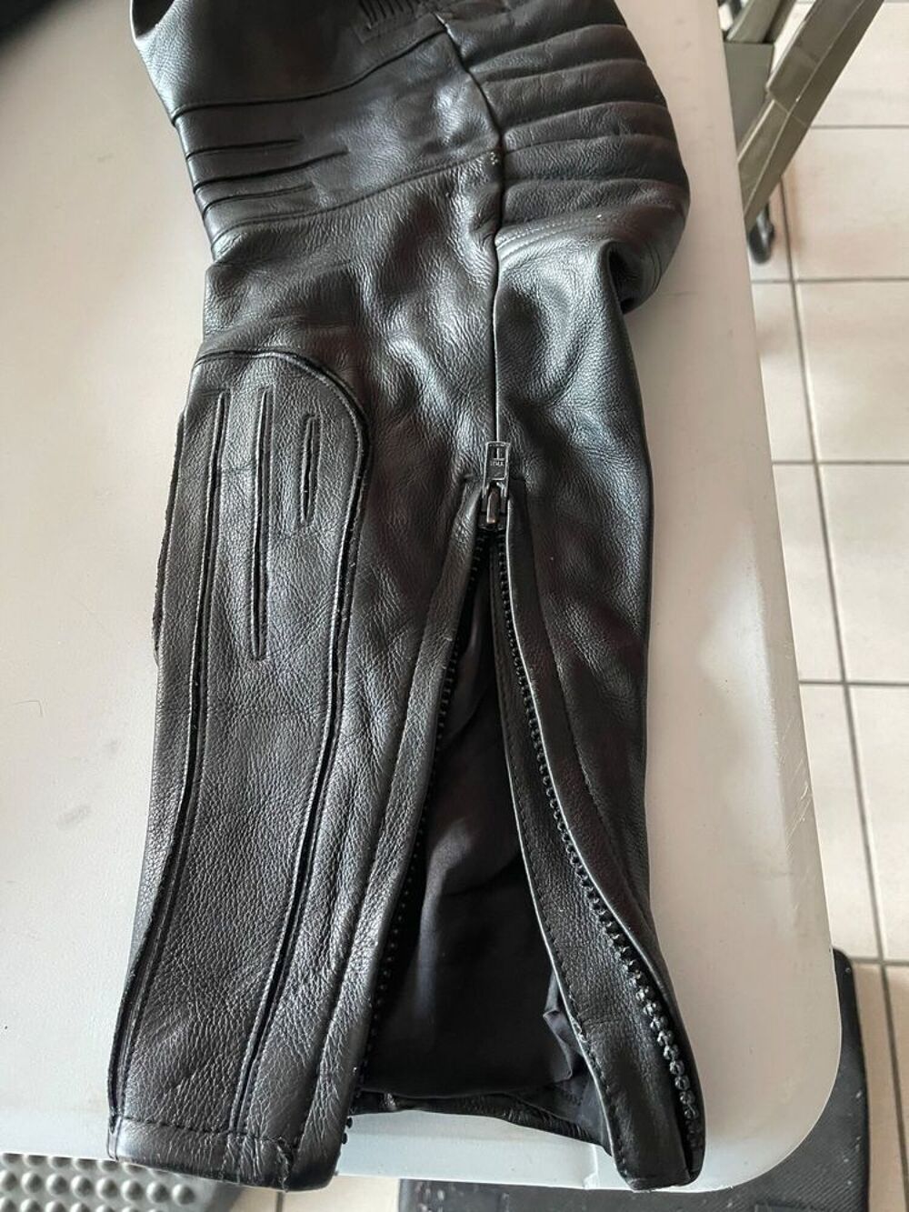 ENSEMBLE BLOUSON ET PANTALON MOTO CUIR POUR HOMME TAILLE 42 Sports