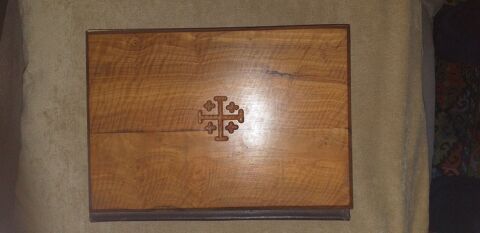 Nouveau testament couverture bois olivier 25 Villeneuve-Loubet (06)