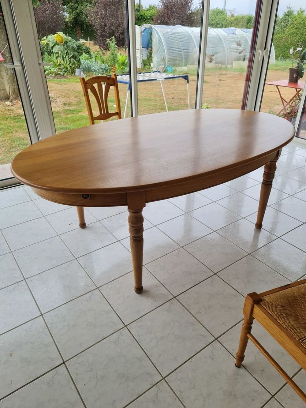 TALLE OVALE Meubles