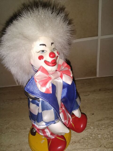CLOWN  DEBOUT  3� 3 Cr�ches-sur-Sa�ne (71)