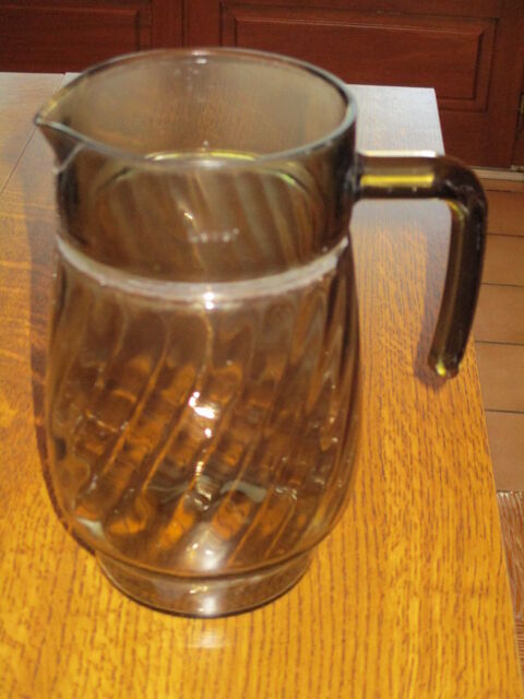 pot � eau verre fum� marron 0 M�rignies (59)