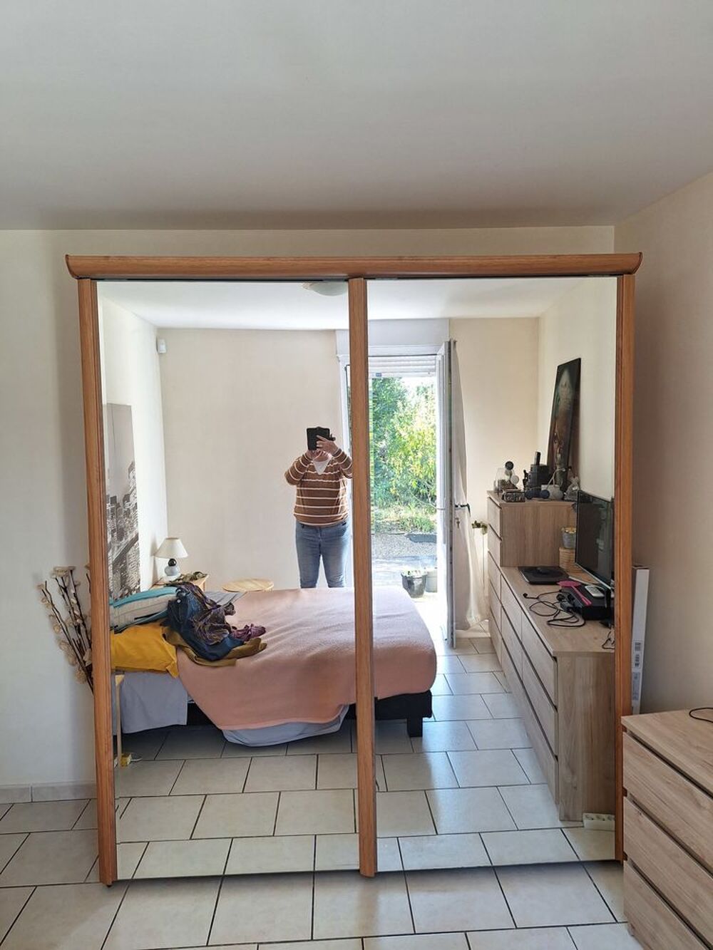 armoire vitr&eacute;e Meubles