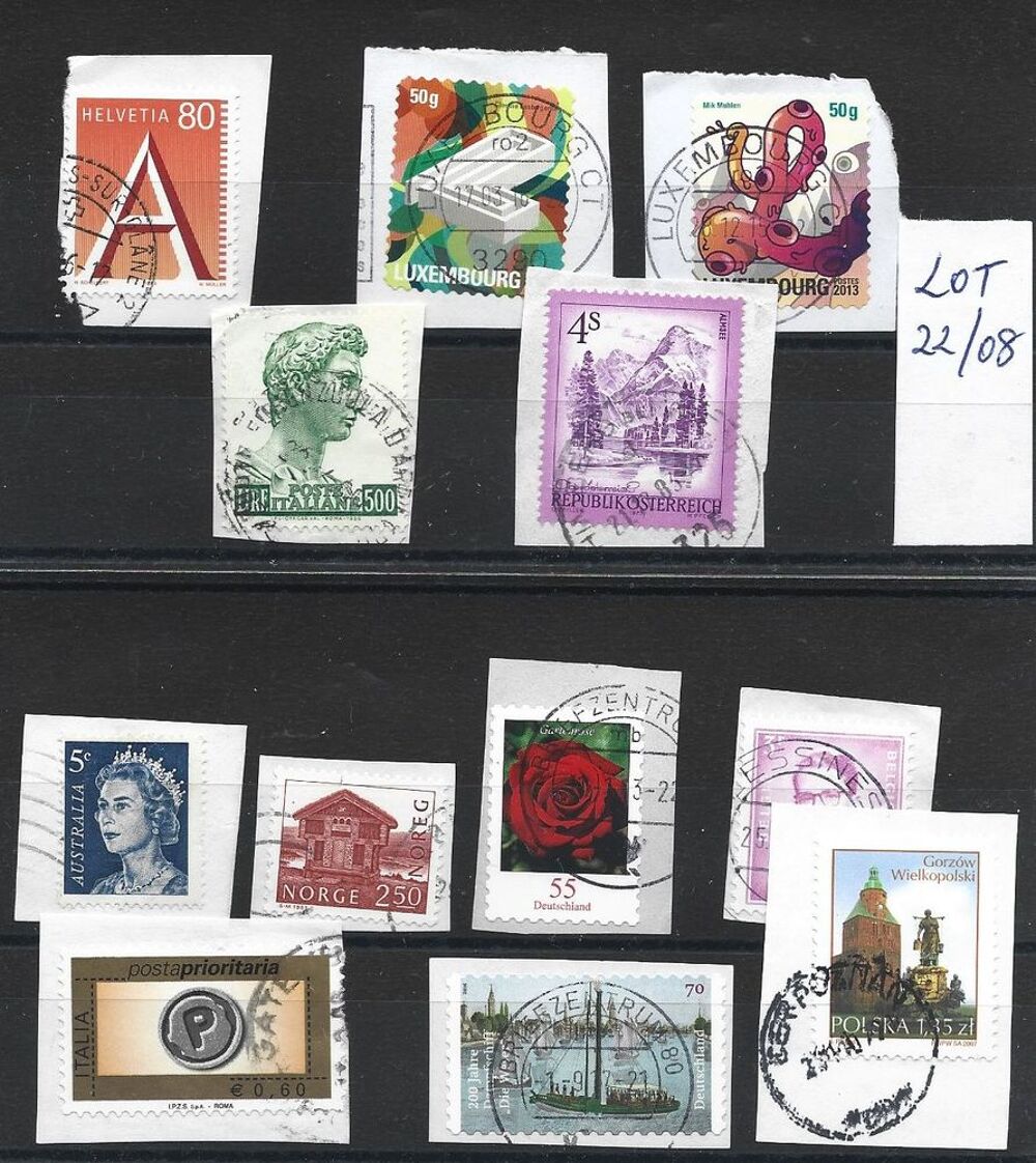 Lot d'une douzaine de timbres oblit&eacute;r&eacute;s 