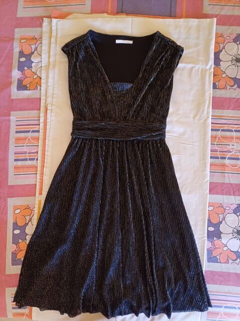 Robe pailletée noire argentée 15 Bois de Nèfles Saint Paul (97)