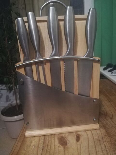 Tout-en-un : la planche � d�couper avec ses couteaux en un ! 13 Rouen (76)