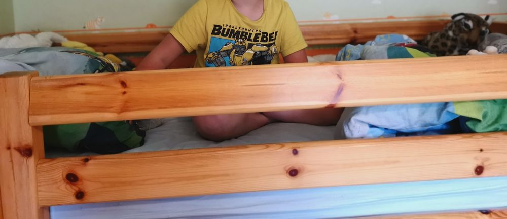 Lit 1 place en pin massif Meubles