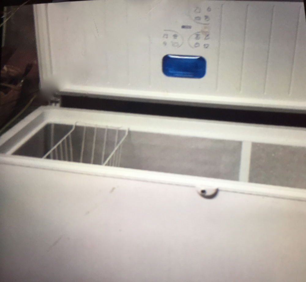 Grand cong&eacute;lateur 400 litres. Electroménager