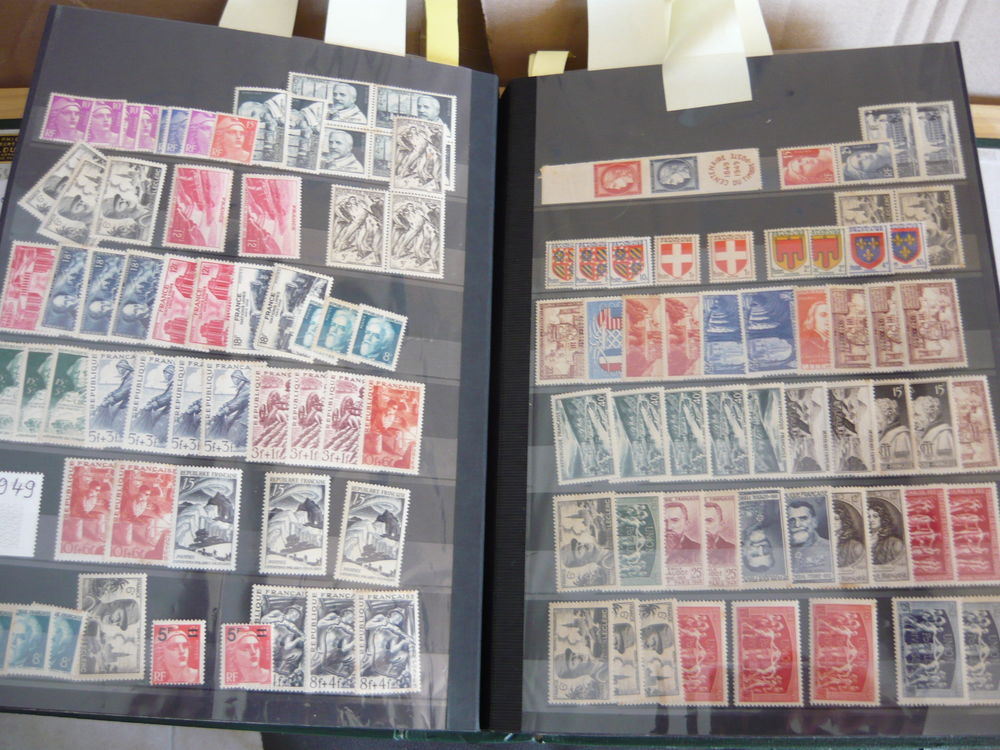 10000 timbres de France et un peux d'&eacute;tranger 