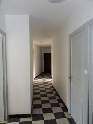  Appartement à louer 4 pièces 104 m²