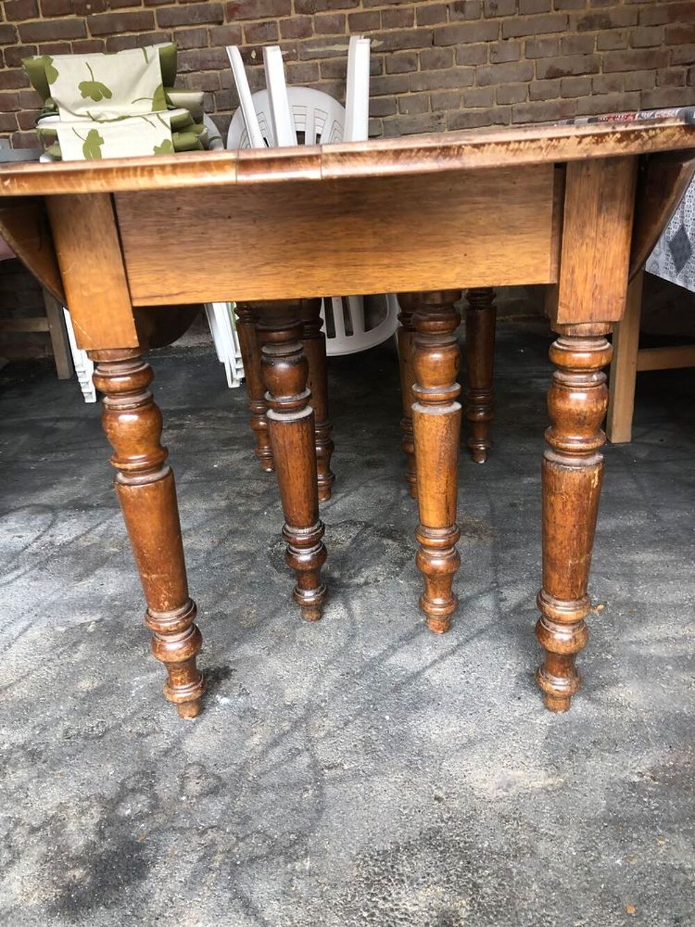 TABLE ANCIENNE 8 PIEDS Meubles