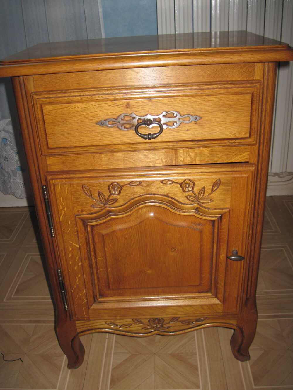 deux tables de chevet Meubles