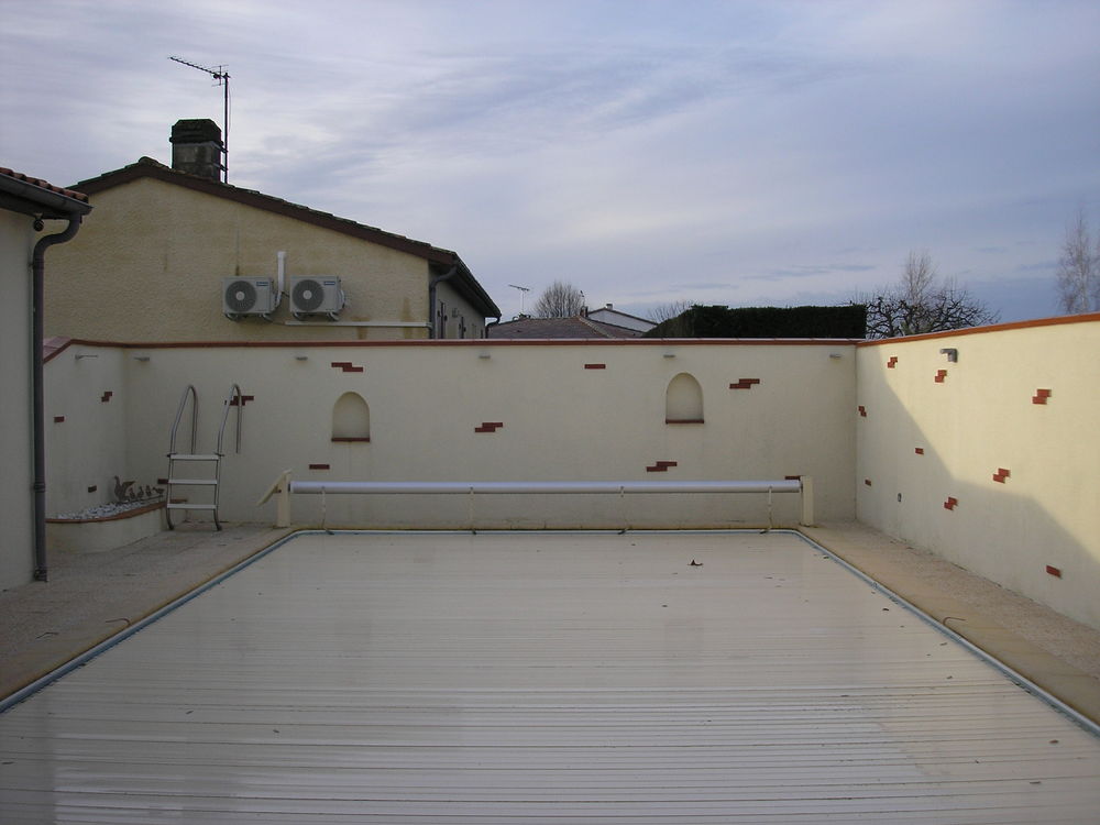 volet roulant &eacute;nergie solaire pour piscine de 10mx5m Sports