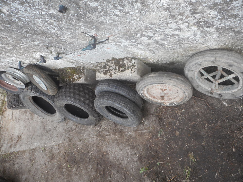 plusieurs pneus de quad brouette remorque faire prix Bricolage
