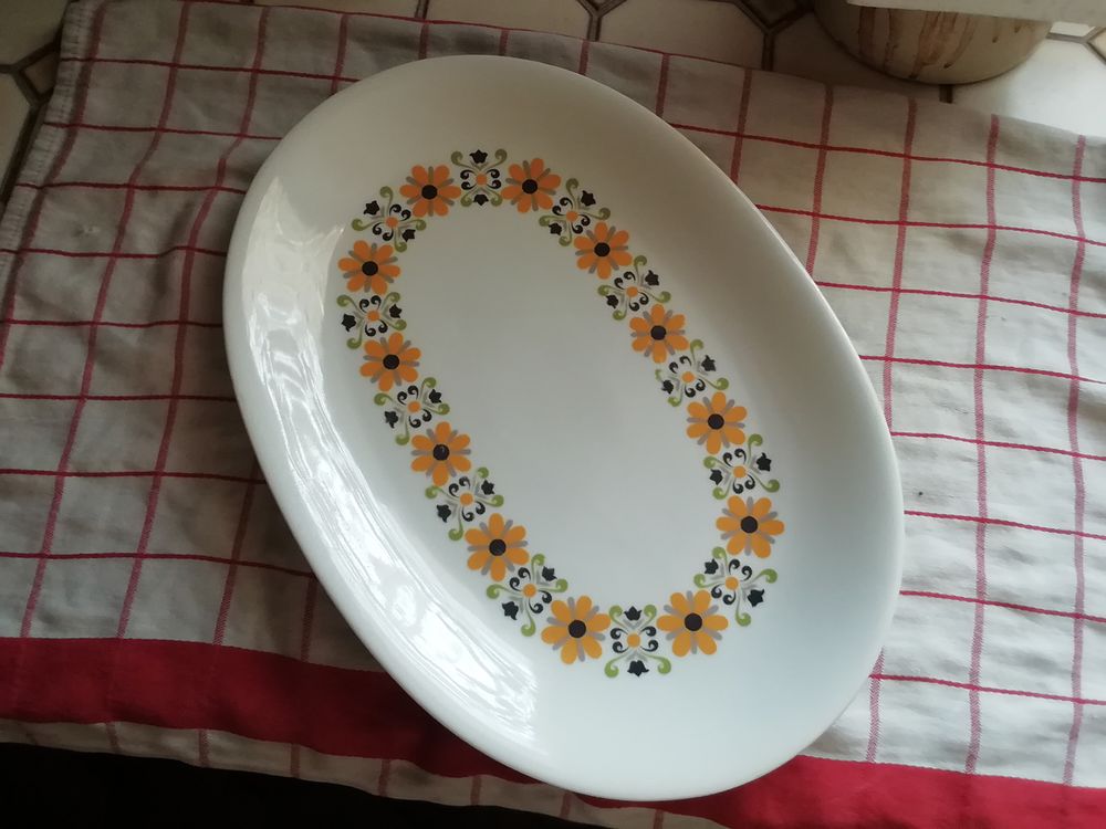 Beau plat porcelaine d&eacute;cor&eacute; ann&eacute;e 70 Cuisine