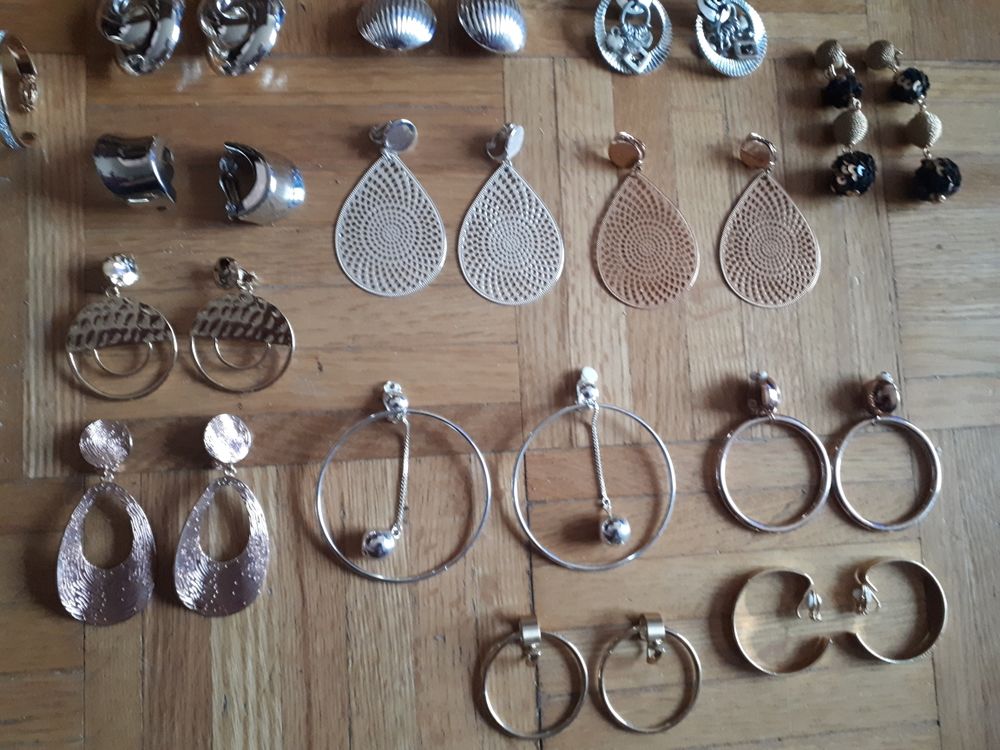 Boucles d'oreilles clips NEUVES Bijoux et montres