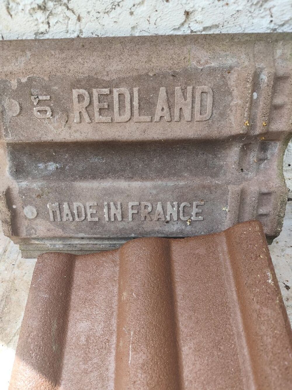 de 250 tuiles m&eacute;caniques de type redland, Bricolage