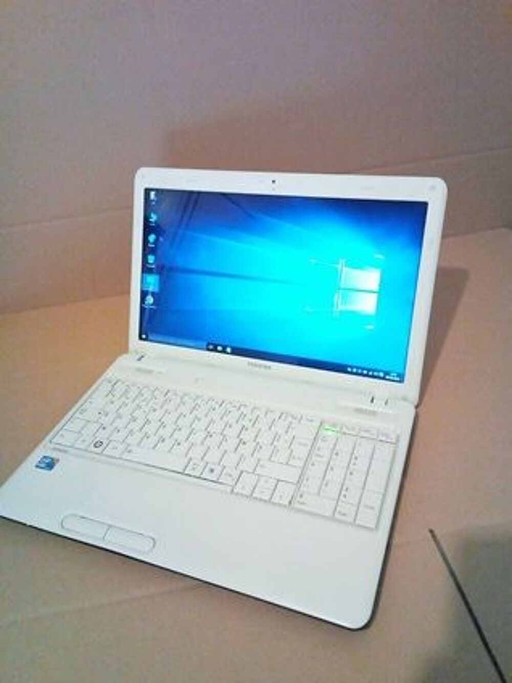 Ordinateur portable TOSHIBA 15.6 pouces Matériel informatique