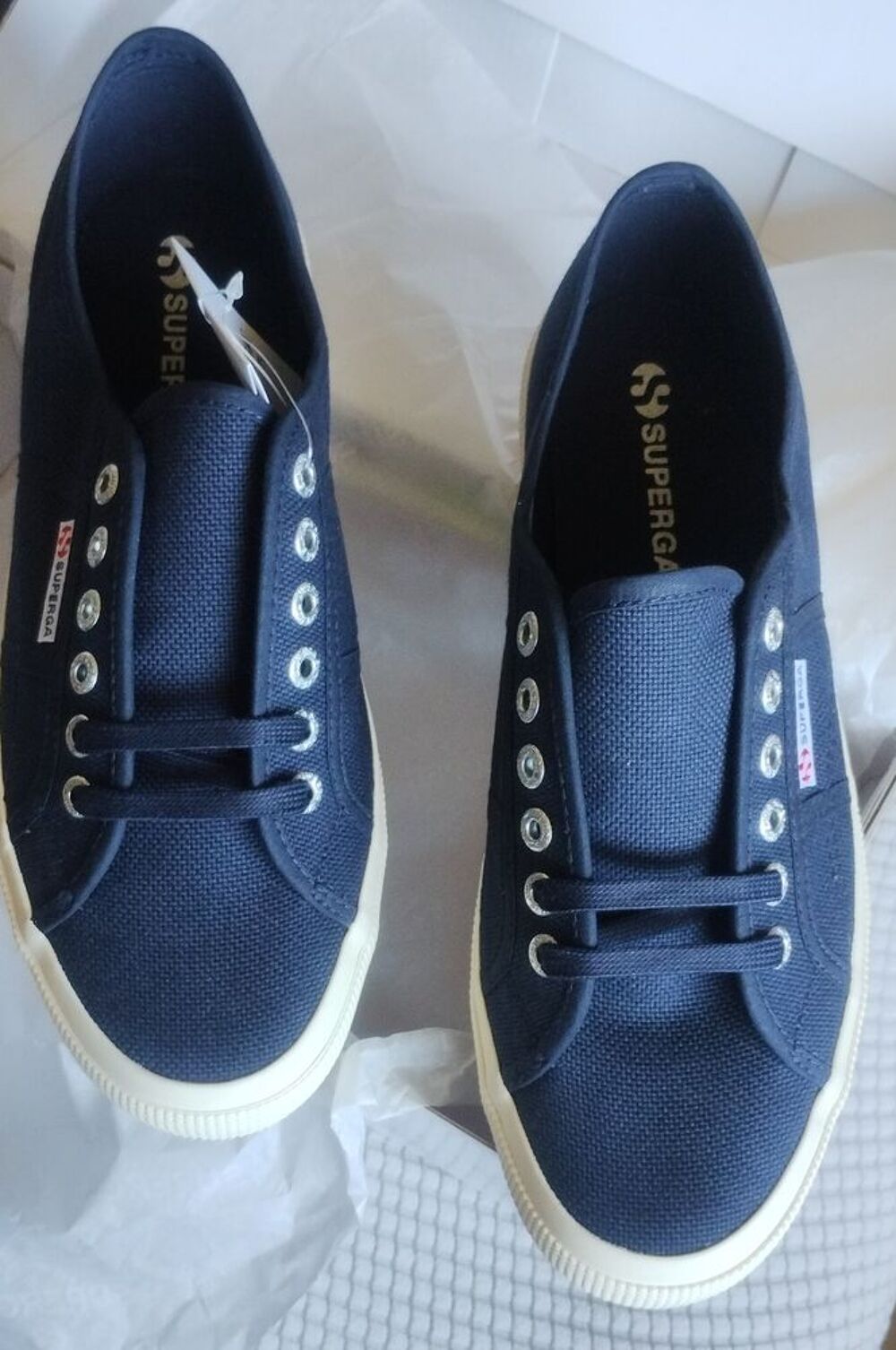 des Superga 2750 bleu marine, taille 41. Neuves, Chaussures