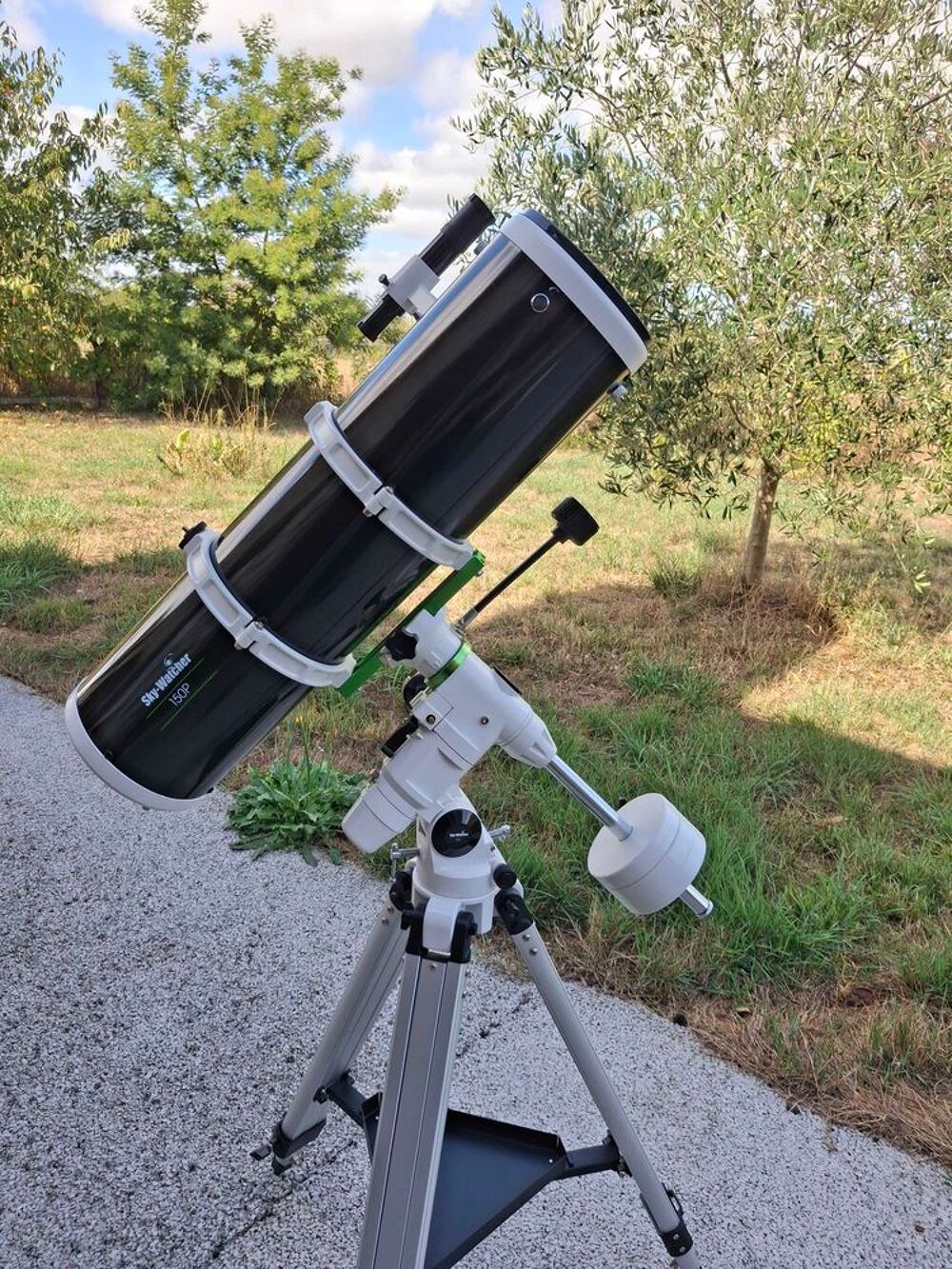 T&eacute;lescope Skywatcher Photos/Video/TV