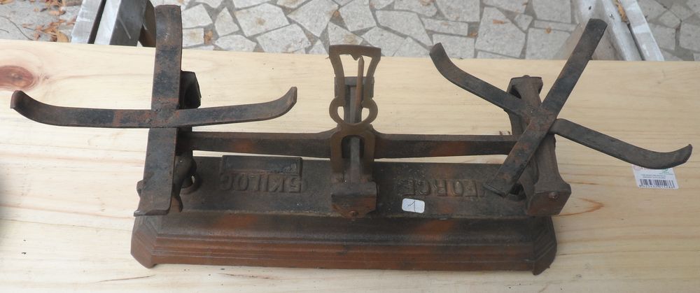 Balance Roberval 5 kg rouge&acirc;tre avec plateaux
Fonctionne Bricolage