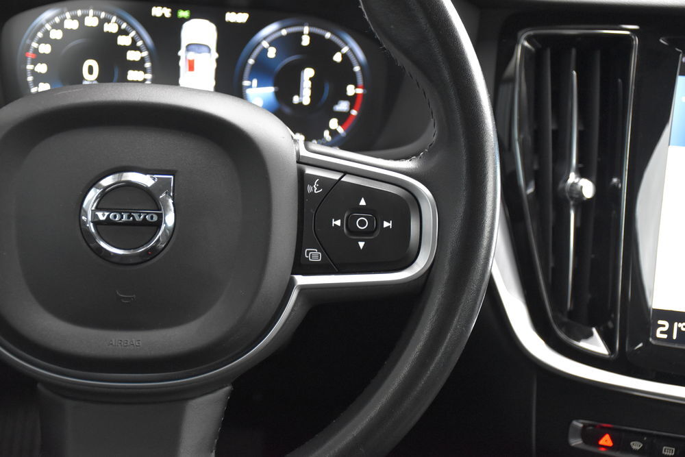V60 D3 AdBlue 150 ch Geartronic 8 Momentum 2019 occasion 56300 Pontivy