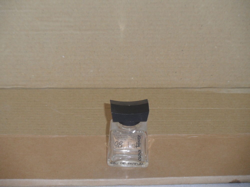 miniature de parfum pour collection 