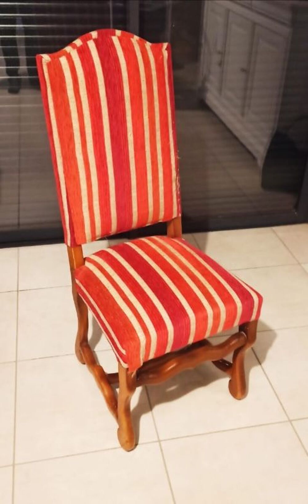 Lot de 8 Chaises Louis XIII Os de mouton bois massif Meubles
