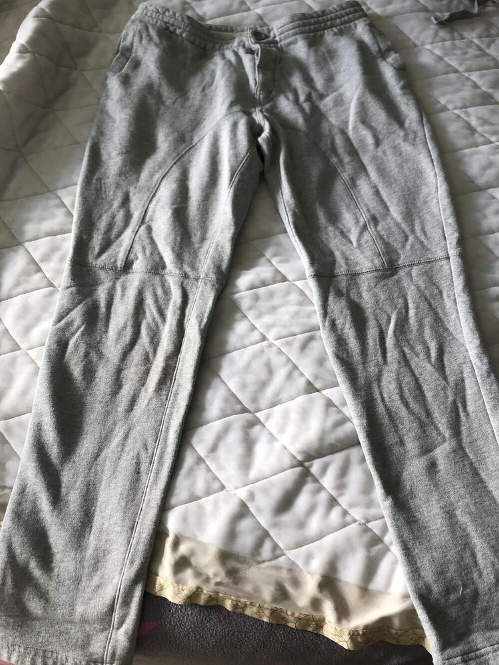 PANTALON DE JOGGING GRIS GO SPORT T. S ou 16 ANS Vêtements