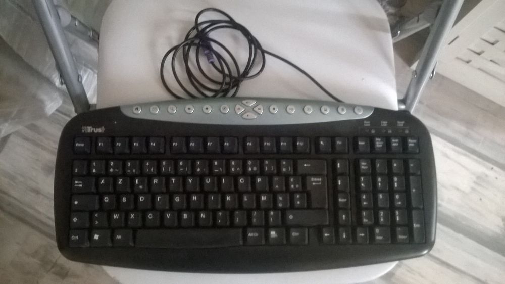 Clavier 
MULTIMEDIA 
KEYBOARD KB-1150 
Marque Trust 
Cla Matériel informatique