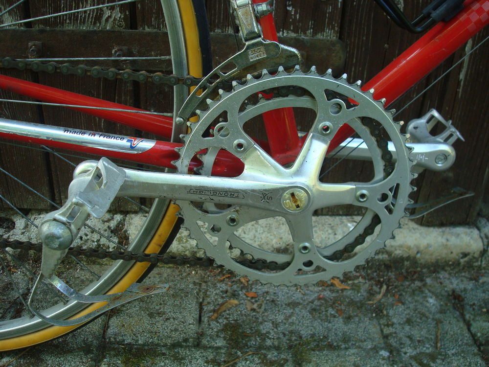 V&eacute;lo course PEUGEOT Type Ventoux rouge 12 vitesses Vélos