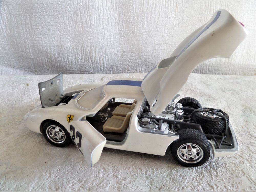 voiture FERRARI 250 LM 1/24&egrave;m burago 