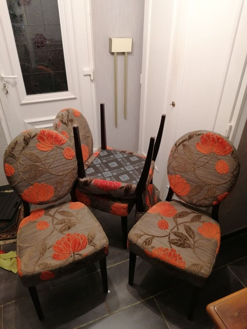 4 chaises m&eacute;daillons Meubles