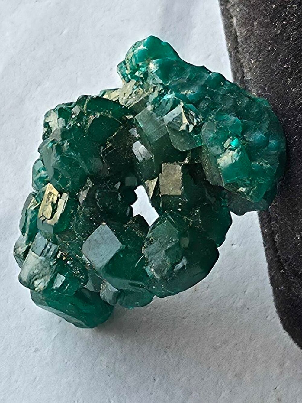 Sp&eacute;cimen Dioptase Vert Emeraude Intense-Cristal Brut 