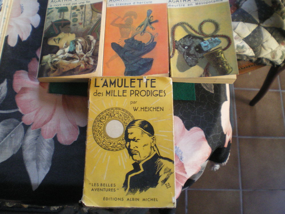 Romans policiers Agatha Christie et Walter Heichen. 