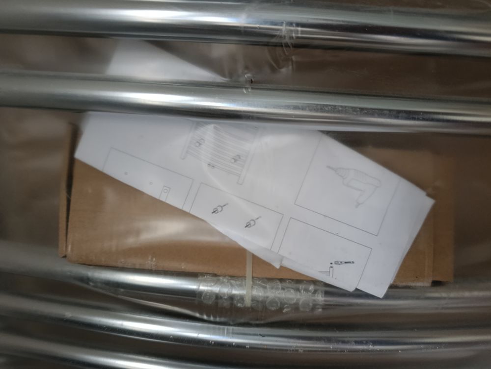 S&egrave;che serviette chrome neuf encore sous plastique 120 cm Décoration