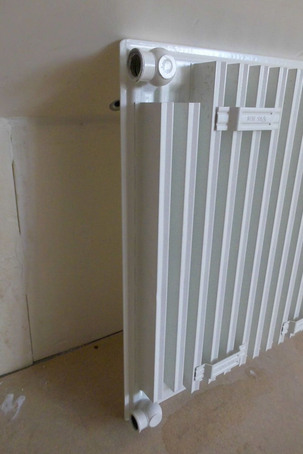 Radiateur en m&eacute;tal blanc Bricolage