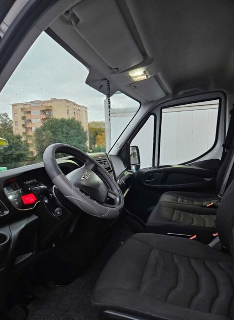 Iveco Daily DAILY 3.0 EEV CHASSIS DBLE CAB 35C17 D/P EMP 4100 2015 occasion Mon&eacute;tay-sur-Loire 03470