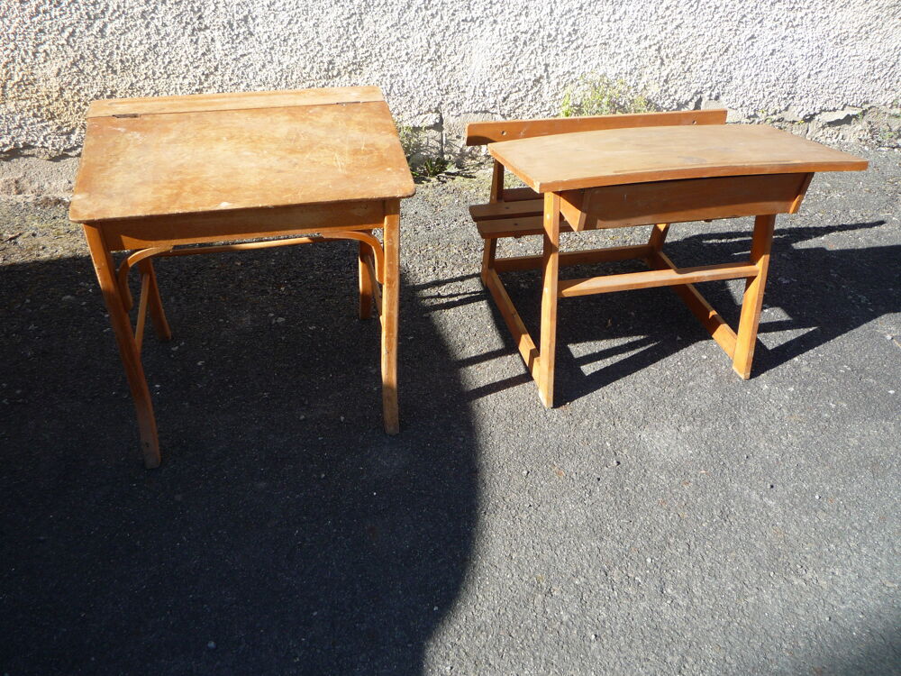 Bureau d'&eacute;colier
avec banc Meubles