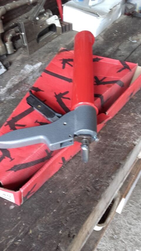 pompe a mastique 50 Bg-le-Chtel (01)