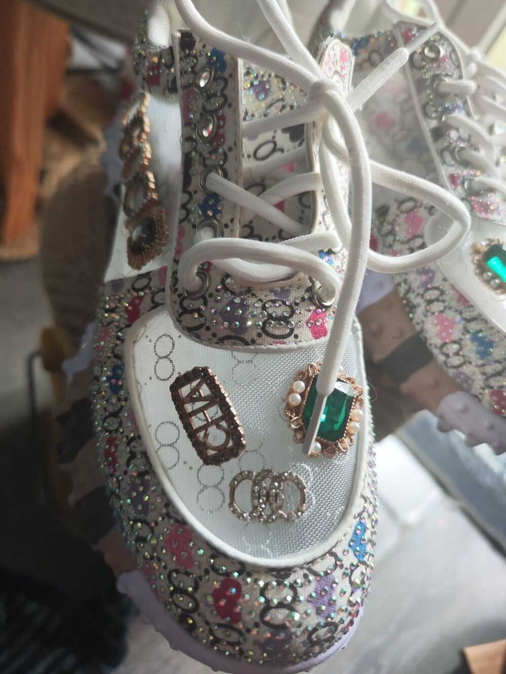 Sublimes basket T38/39
Jamais port&eacute; Chaussures