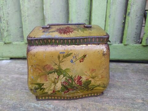 Ancienne Boite Biscuits T�le Panier D�cor Fleurs Art Nouveau 65 Loches (37)