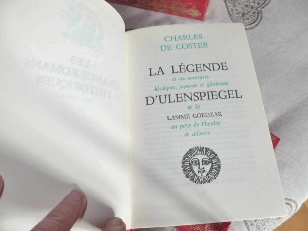 Les grands romans historiques, 36 tomes reli&eacute;s neufs Livres et BD