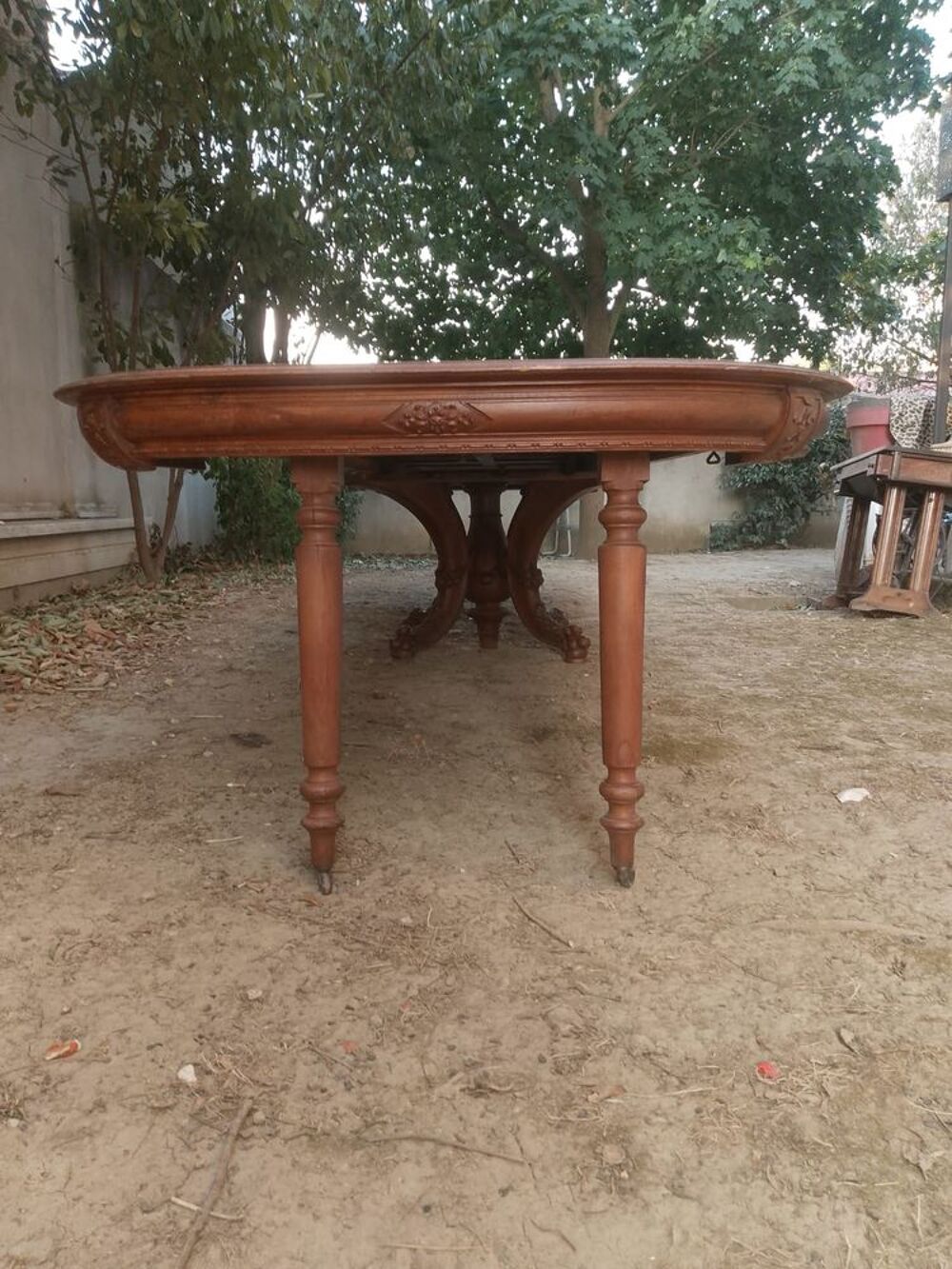 Tr&egrave;s grande table familiale Meubles