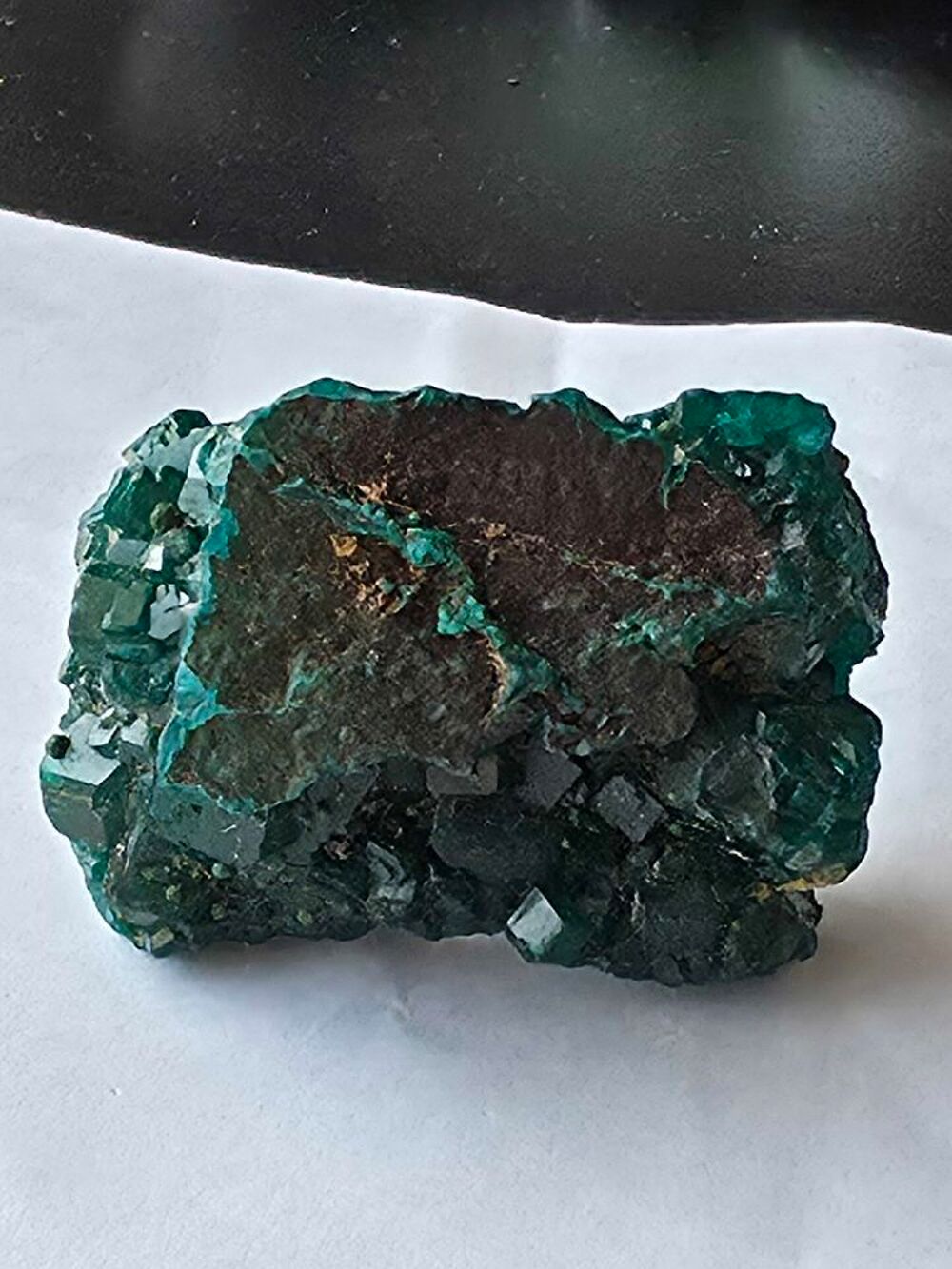 Min&eacute;ral d'exception : Dioptase brute sur sa roche matrice-RDC 
