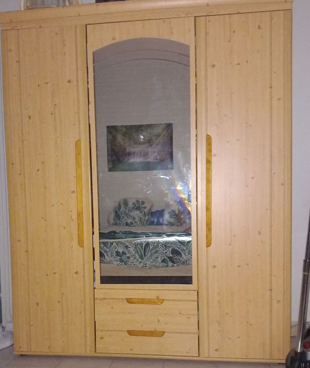 Armoire en pin 3 portes avec miroir Meubles
