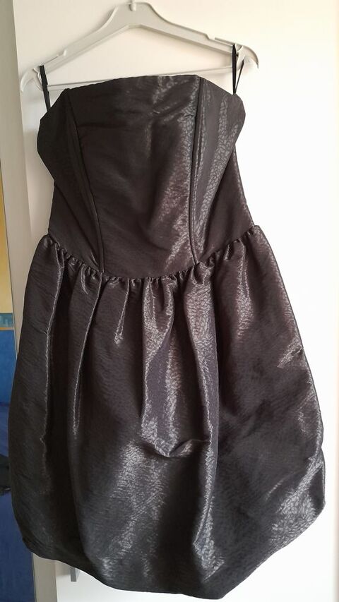 Robe noire bustier 5 Mons-en-Barœul (59)