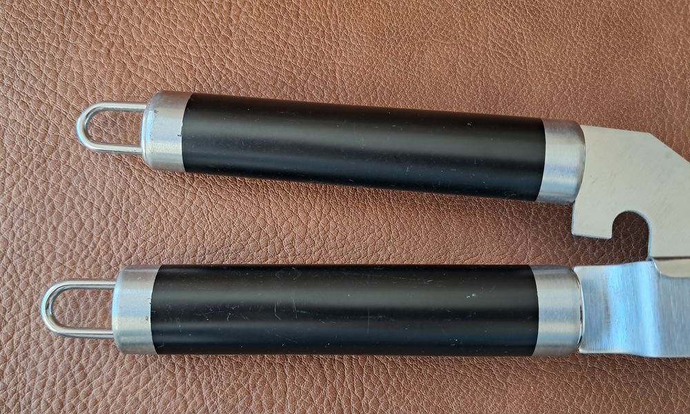 presse ail en m&eacute;tal inox avec grille amovible 
Cuisine