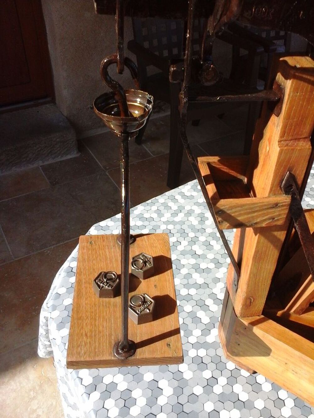 Ancienne petite balance &agrave; grains Décoration